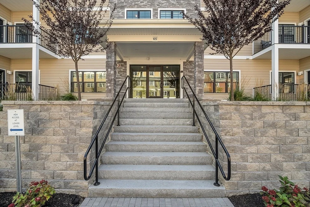 Unit for sale at 55 Pointe Place, Dover, NH 03820