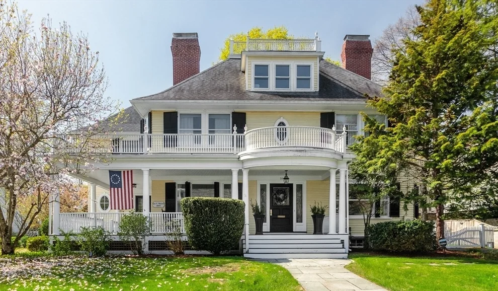 Unit for sale at 59 Elm St, Concord, MA 01742