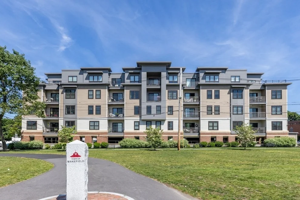 Unit for sale at 3 Bennett St, Wakefield, MA 01880