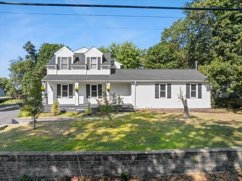 Unit for sale at 193 Robinson Ave, Attleboro, MA 02703