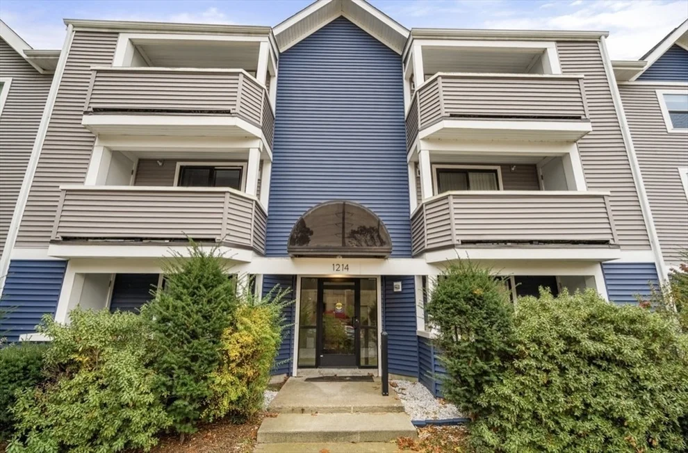 Unit for sale at 1214 Vfw Pkwy, Boston, MA 02132