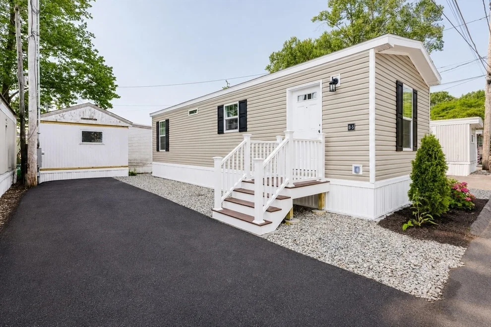 Unit for sale at 1346 Newport Ave, Attleboro, MA 02703