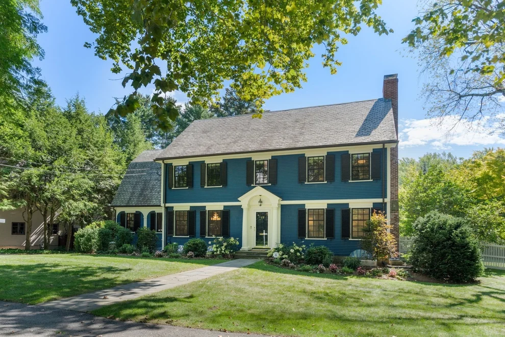 Unit for sale at 17 Glenoe Rd, Brookline, MA 02467