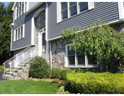 Unit for sale at 170 Mallard Way, Waltham, MA 02452