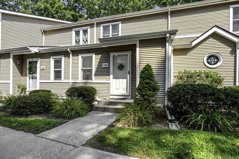 Unit for sale at 61 Abbey Memorial Dr, Chicopee, MA 01020