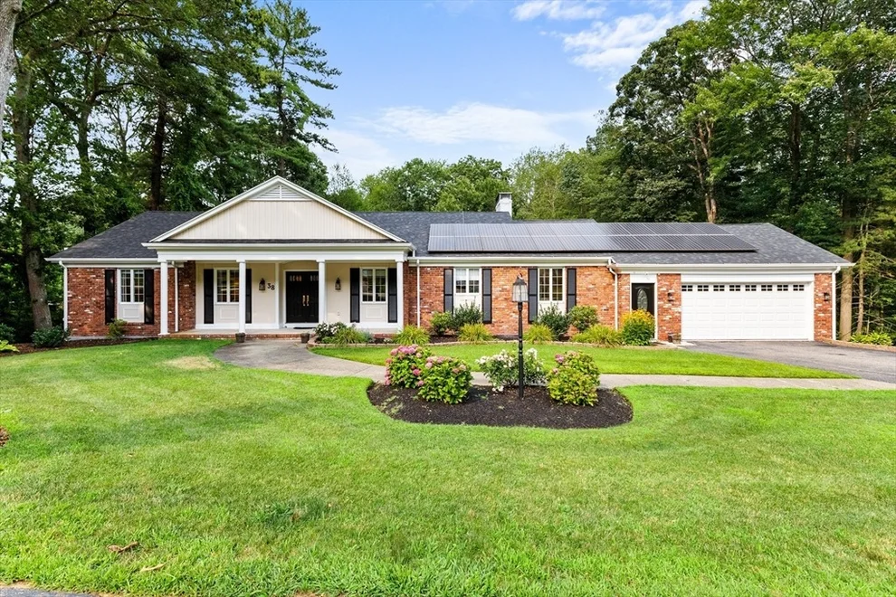 Unit for sale at 38 Wildewood Dr, Lynnfield, MA 01940