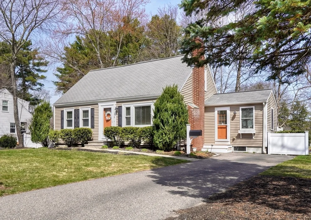 Unit for sale at 3 Sycamore Lane, Walpole, MA 02081