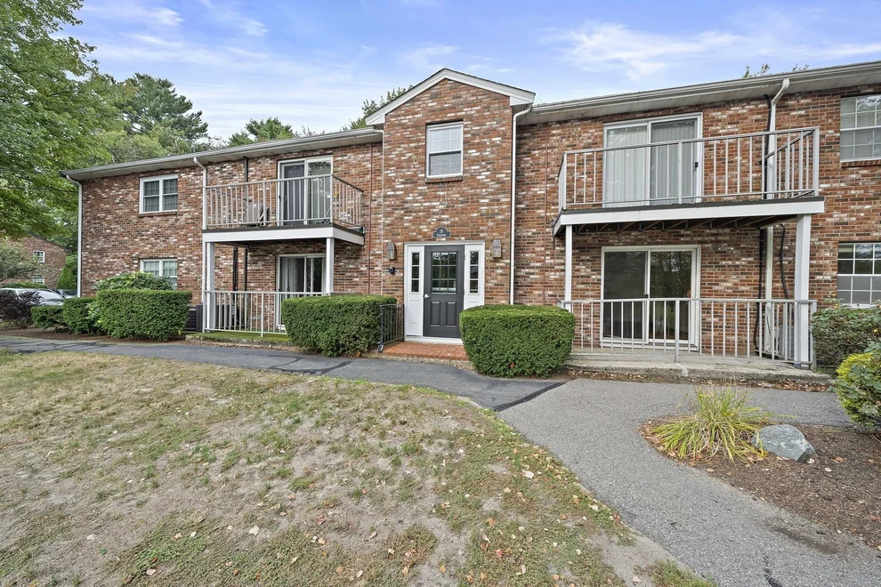 Unit for sale at 18 Kingswood Dr, Abington, MA 02351
