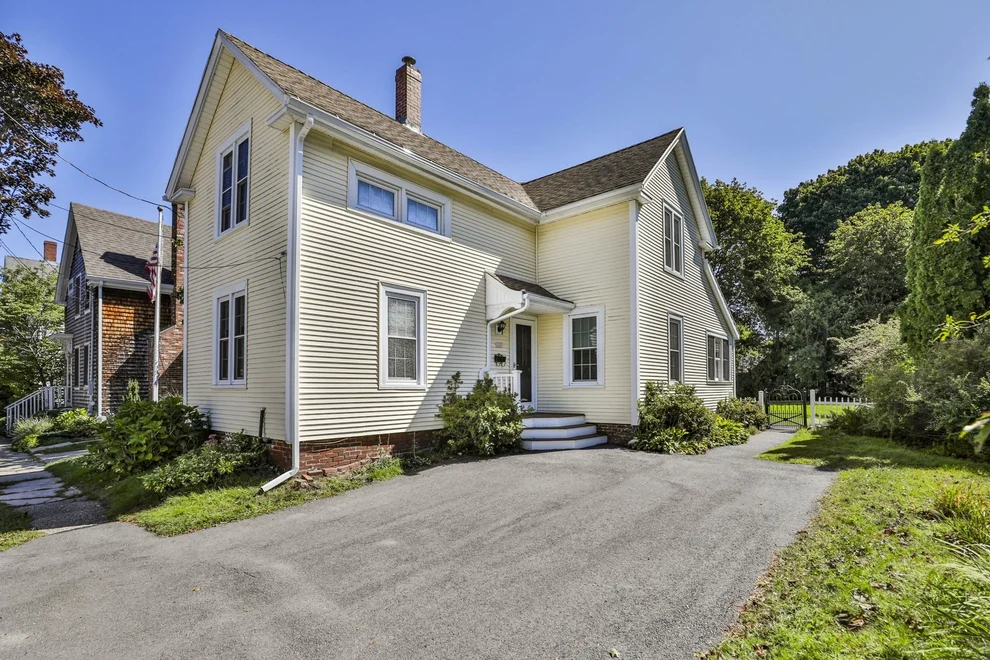 Unit for sale at 13 Collins St, Newburyport, MA 01950