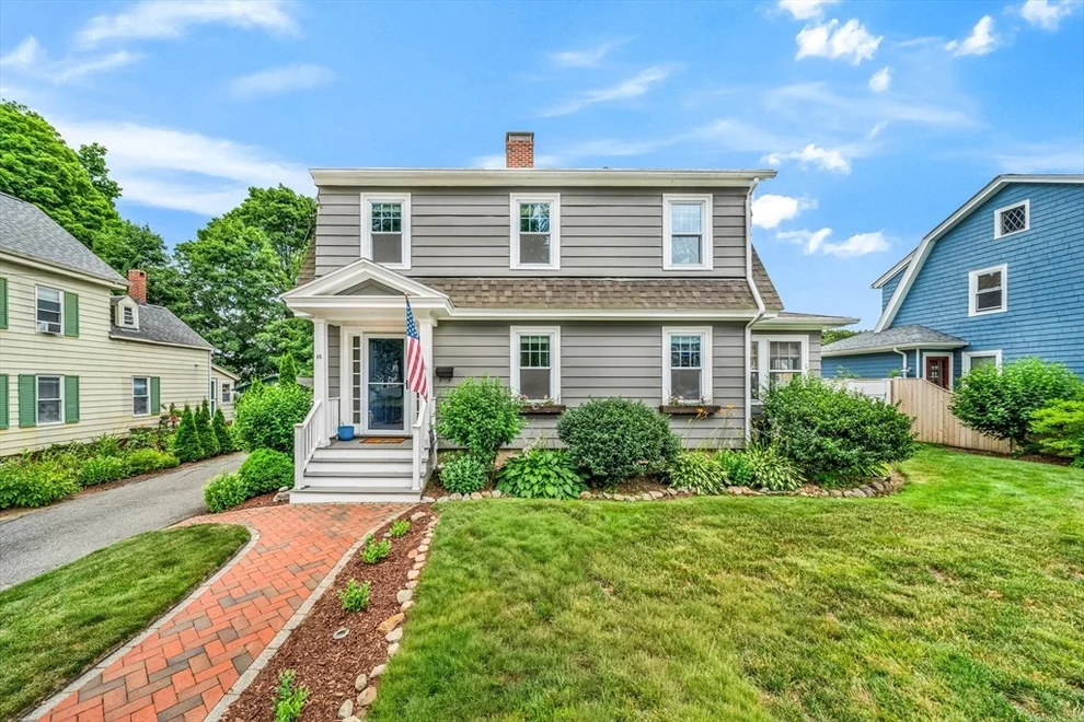 Unit for sale at 10 Essex St, Amesbury, MA 01913
