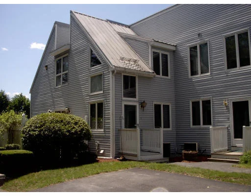 Unit for sale at 325 Mammoth Rd, Lowell, MA 01854