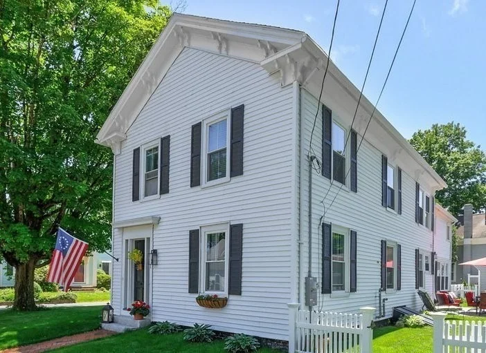 Unit for sale at 11 High St, West Brookfield, MA 01585
