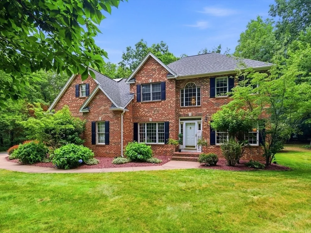 Unit for sale at 8 Wintergreen Cir, Southwick, MA 01077