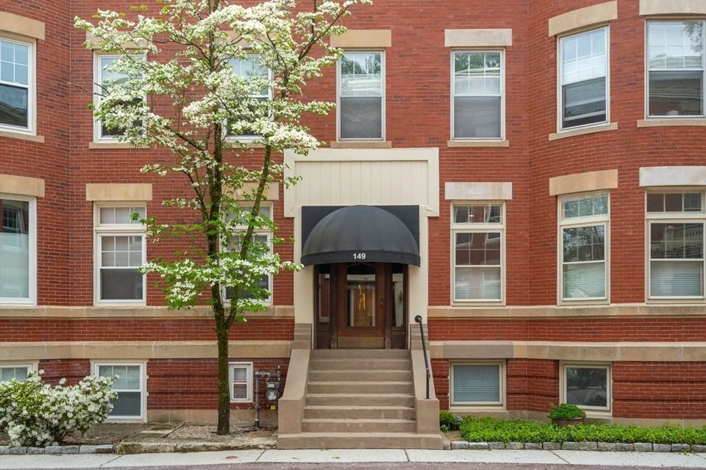 Unit for sale at 149 Longwood Ave, Brookline, MA 02446