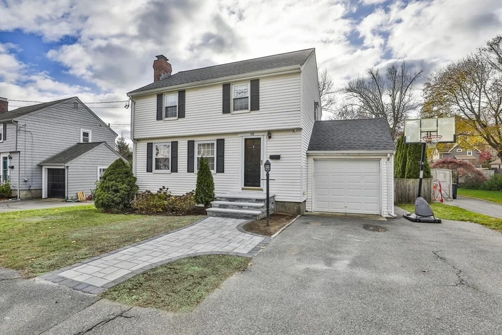 Unit for sale at 10 Converse St, Wakefield, MA 01880