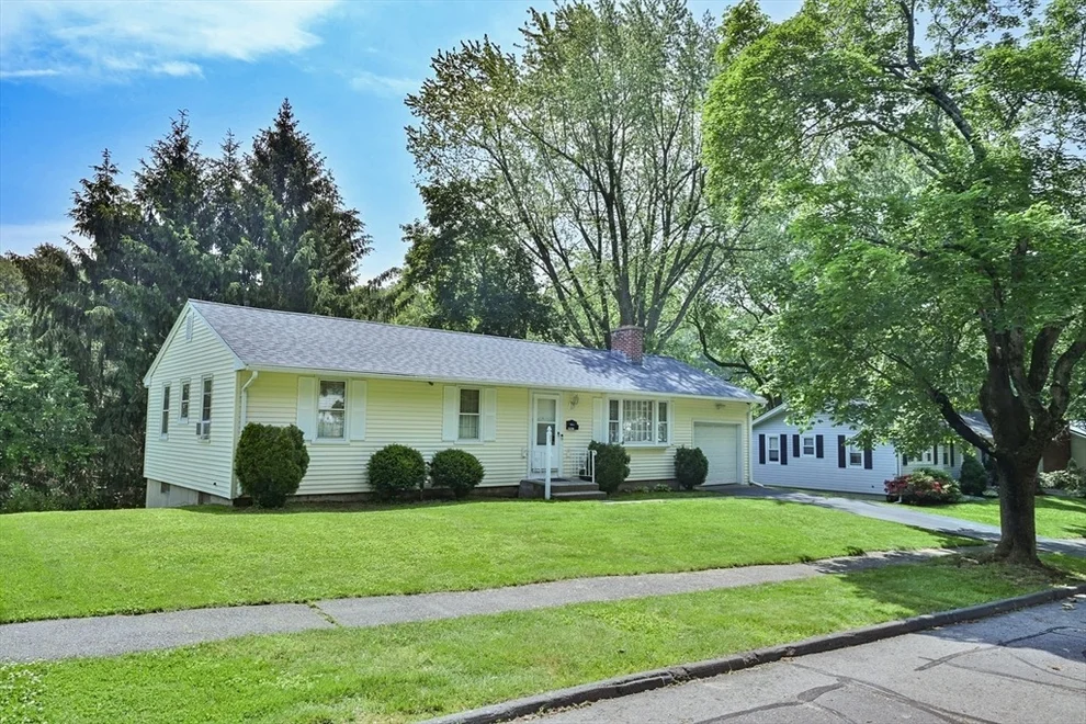 Unit for sale at 27 Pine Tree Dr, Worcester, MA 01609