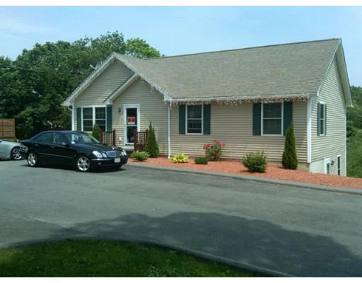 Unit for sale at 189 Essex Ave, Gloucester, MA 01930