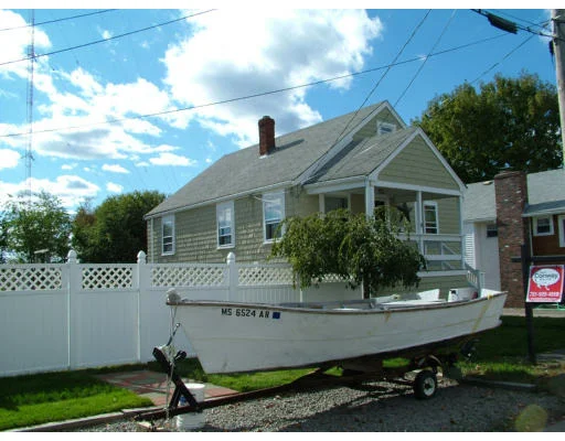 Unit for sale at 91 Newport Rd, Hull, MA 02045