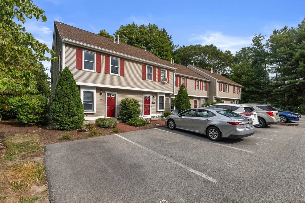 Unit for sale at 101 Brookline Way, Rockland, MA 02370