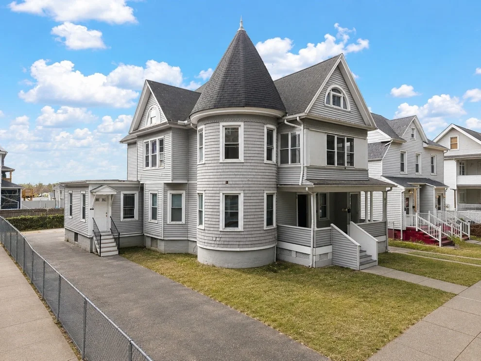 Unit for sale at 417-419 Sumner Ave, Springfield, MA 01108