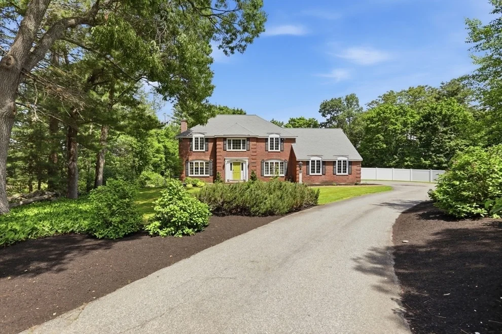 Unit for sale at 39 Smithshire Estates, Andover, MA 01810