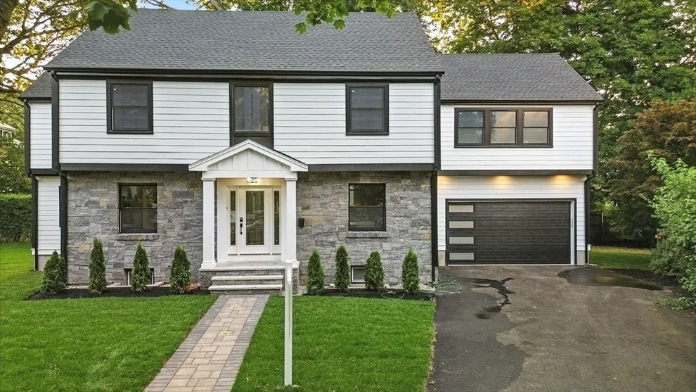 Unit for sale at 22 Bonmar Cir, Newton, MA 02466