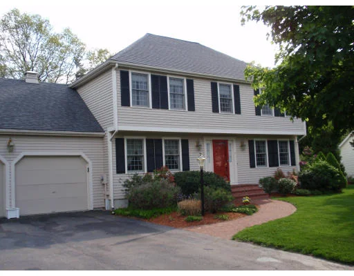 Unit for sale at 6 Bridle Path, Franklin, MA 02038