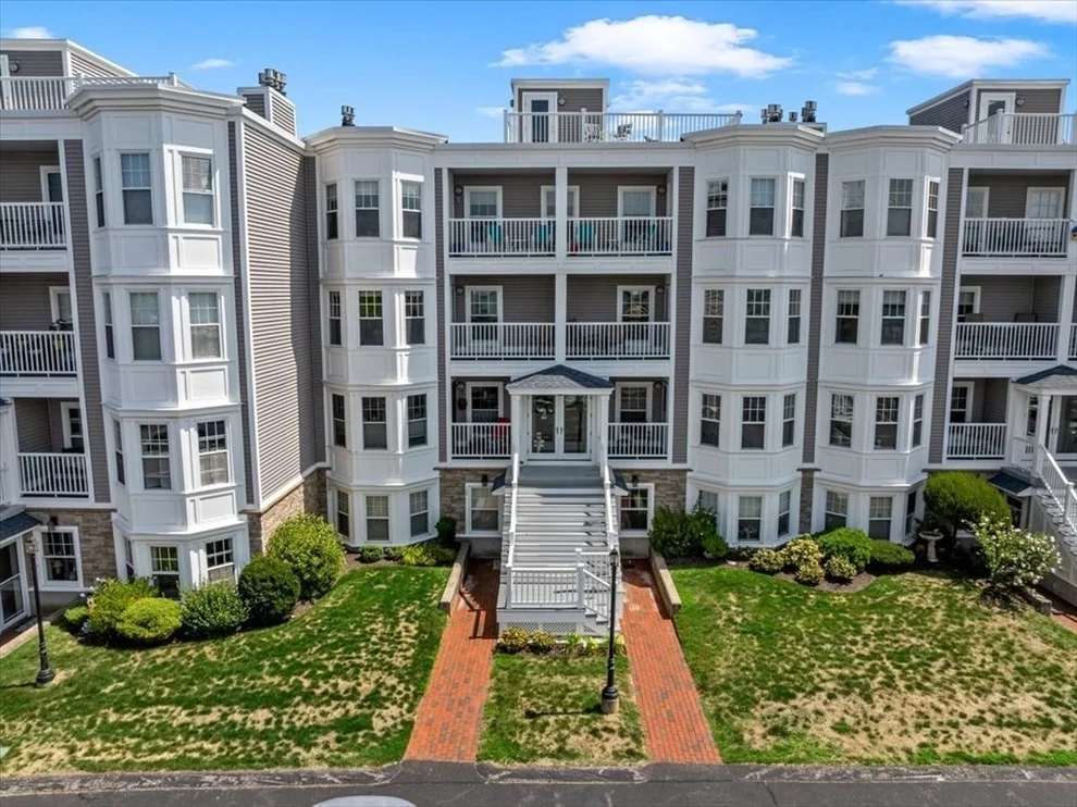 Unit for sale at 15 Park Ave, Hull, MA 02045