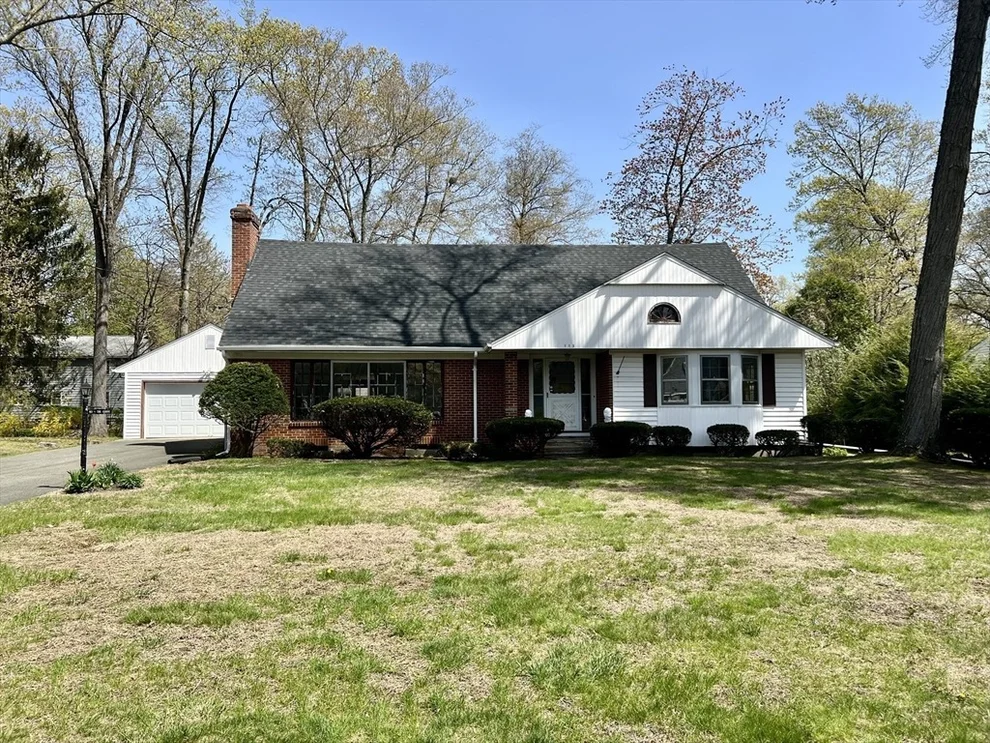 Unit for sale at 113 Osceola Ln, Longmeadow, MA 01106