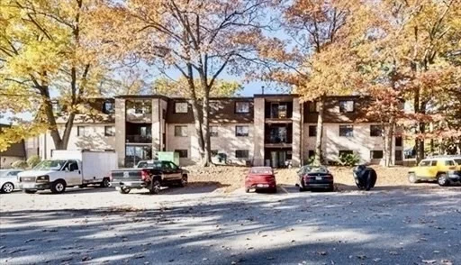 Unit for sale at 3 Greenbriar Dr, North Reading, MA 01864