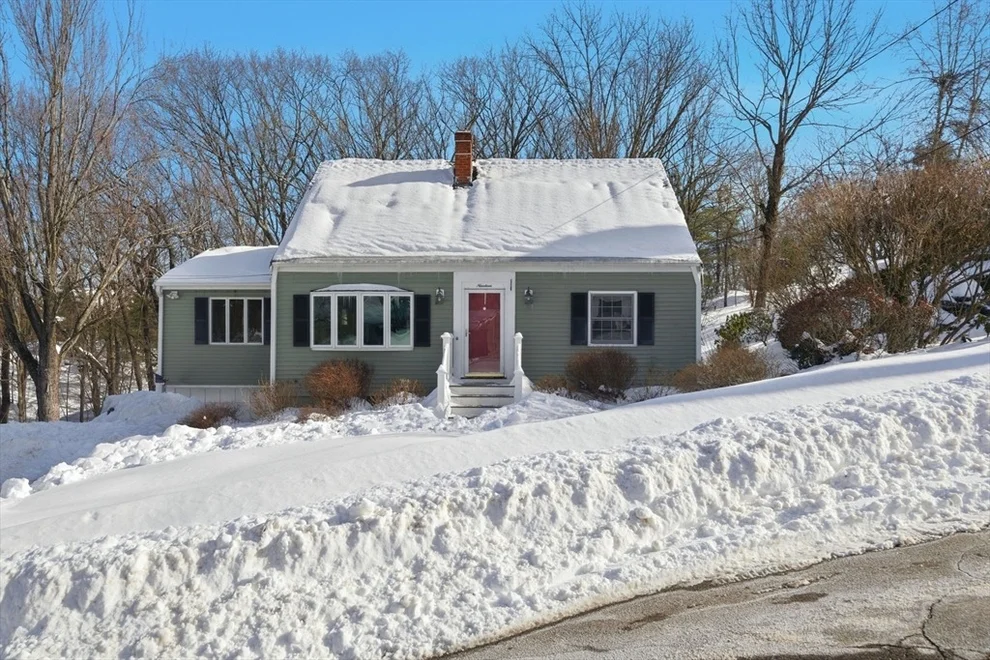 Unit for sale at 19 Indian Hill Rd, Woburn, MA 01801