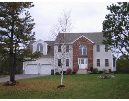Unit for sale at 17 Blueberry Way, Webster, MA 01570