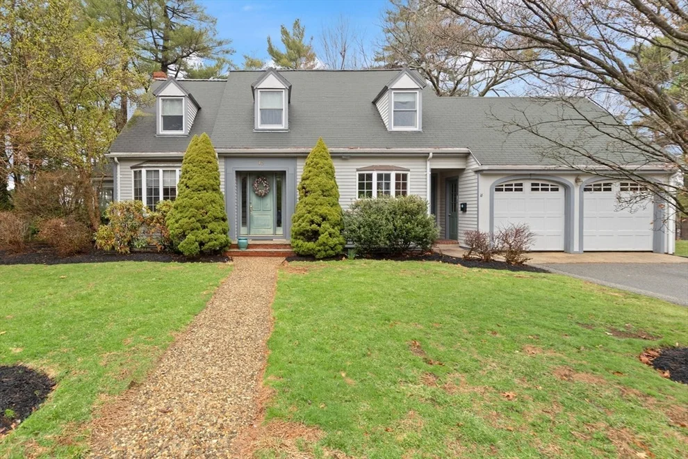 Unit for sale at 16 Lakeview Dr, Lynnfield, MA 01940