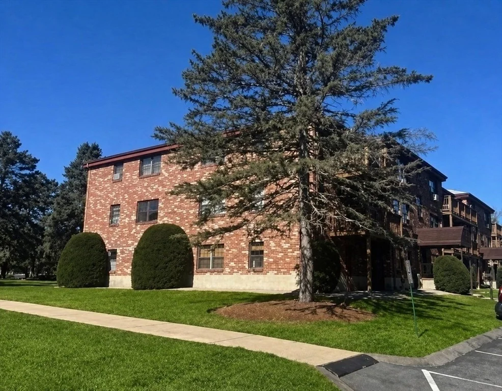 Unit for sale at 14C Mayberry, Westborough, MA 01581