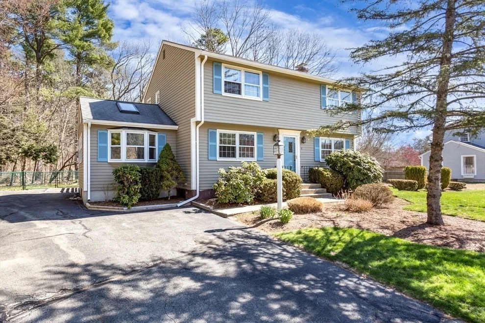 Unit for sale at 4 Independence Lane, Millis, MA 02054