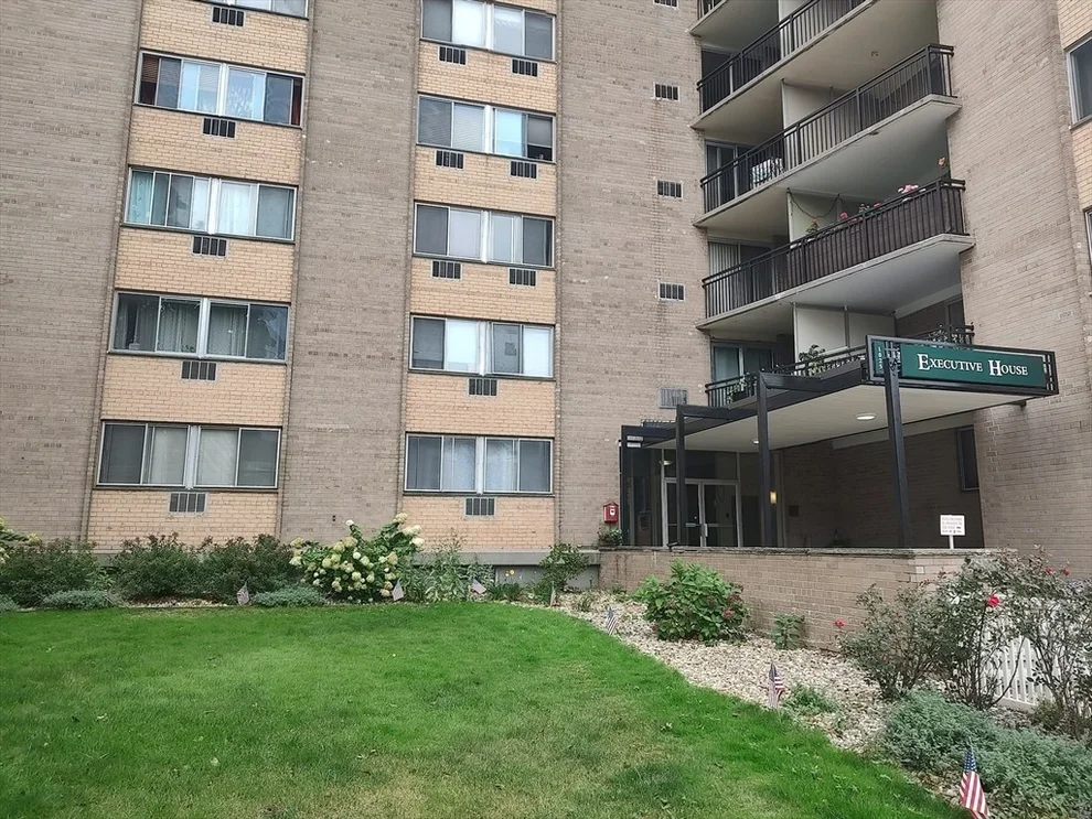 Unit for sale at 1025 Hancock St, Quincy, MA 02169