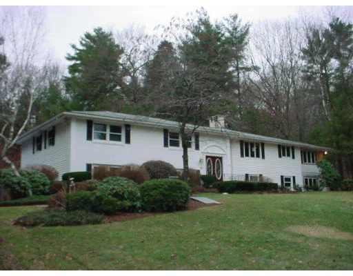 Unit for sale at 19 Mohawk Rd, Canton, MA 02021