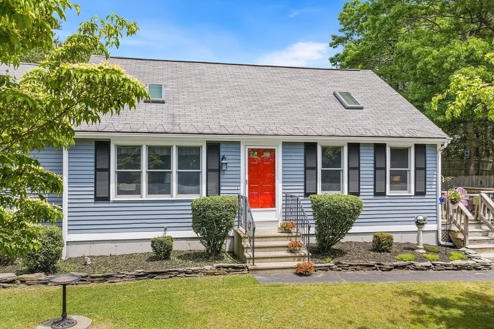 Unit for sale at 71 Cains Hill Dr, Taunton, MA 02718