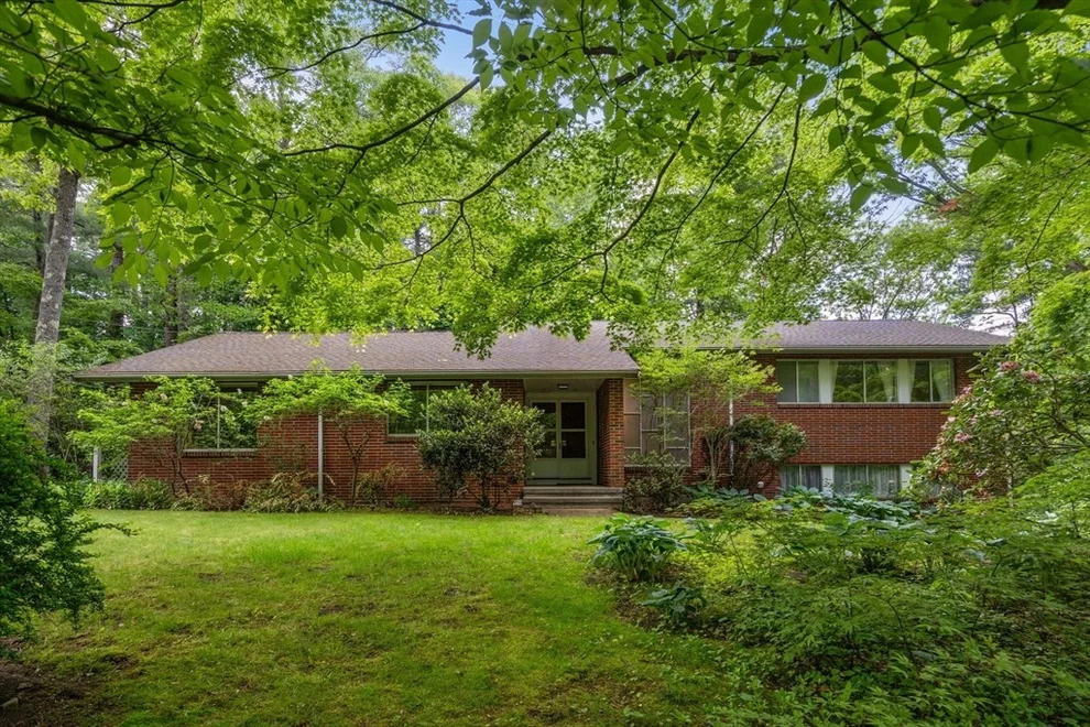 Unit for sale at 26 Arrowhead Rd, Weston, MA 02493