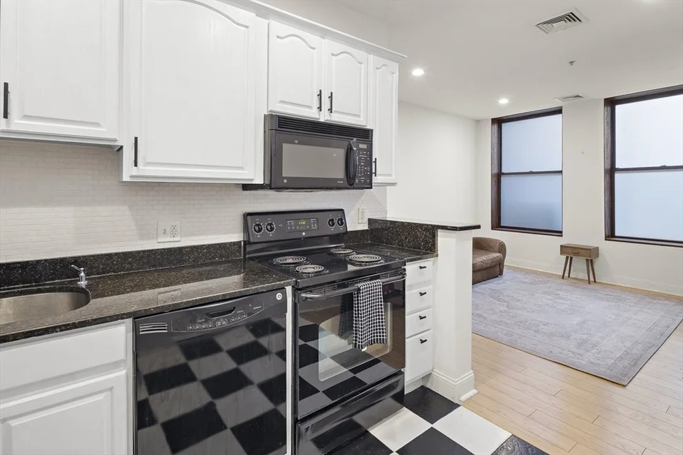 Unit for sale at 7 Central Sq, Lynn, MA 01901