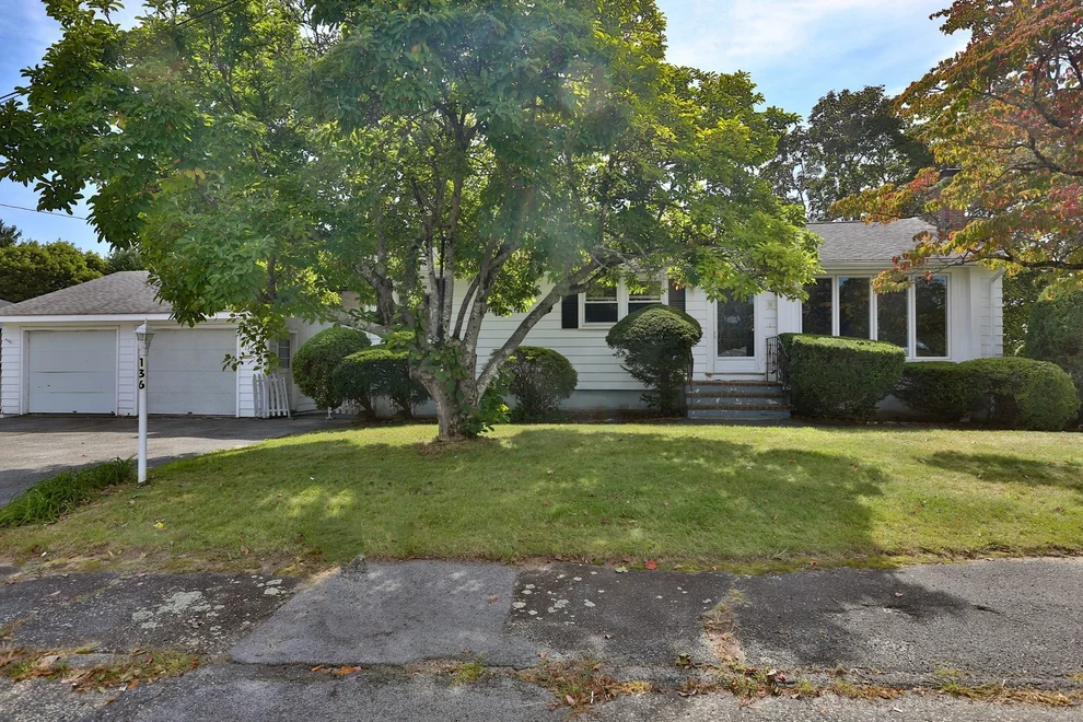 Unit for sale at 136 Sherwood Dr S, Marlborough, MA 01752
