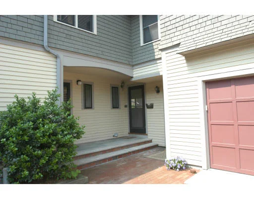 Unit for sale at 10 Eustis Street, Cambridge, MA 02140