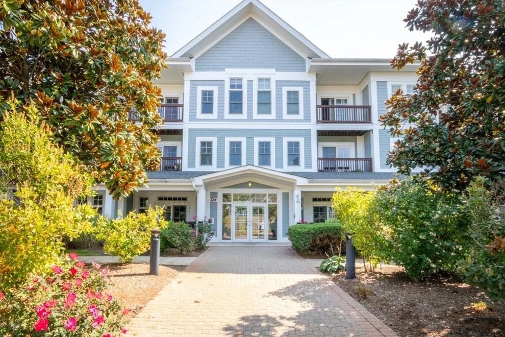 Unit for sale at 501 Commerce Drive, Braintree, MA 02184