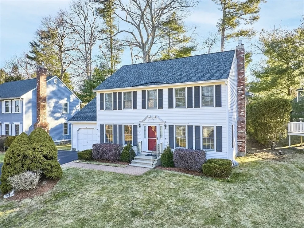 Unit for sale at 92 Stonegate Rd, Chelmsford, MA 01824