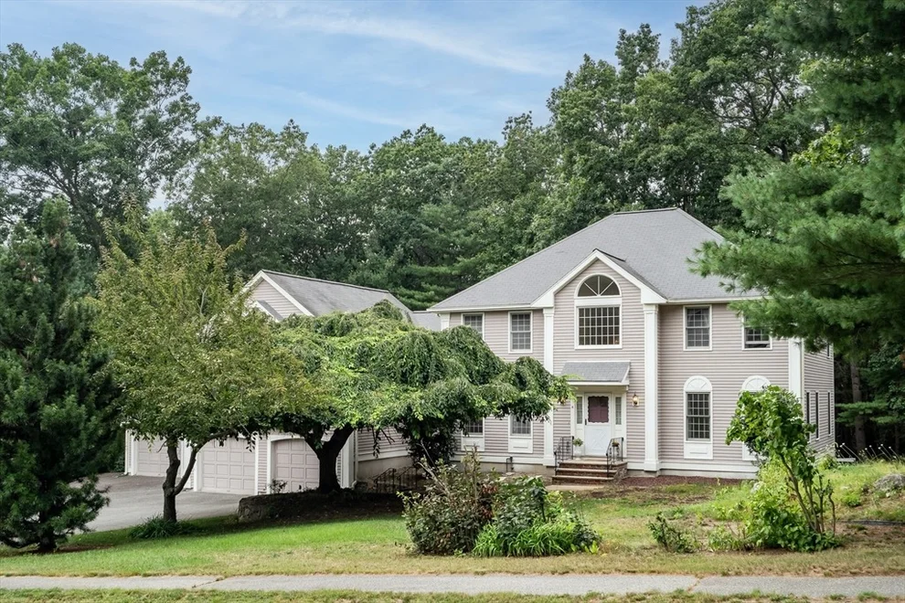 Unit for sale at 4 Crestview Rd, Bedford, MA 01730