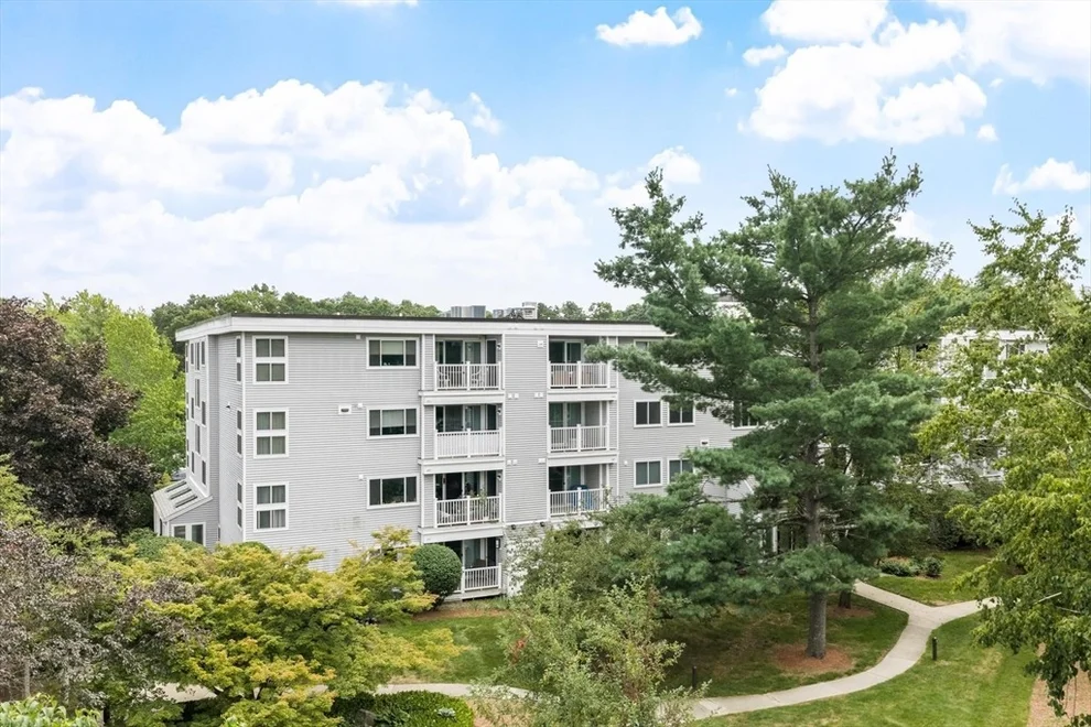 Unit for sale at 255 North Rd, Chelmsford, MA 01824