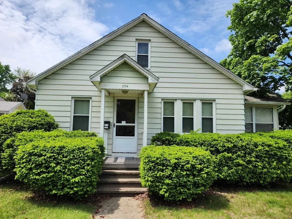 Unit for sale at 1774 Carew St, Springfield, MA 01104