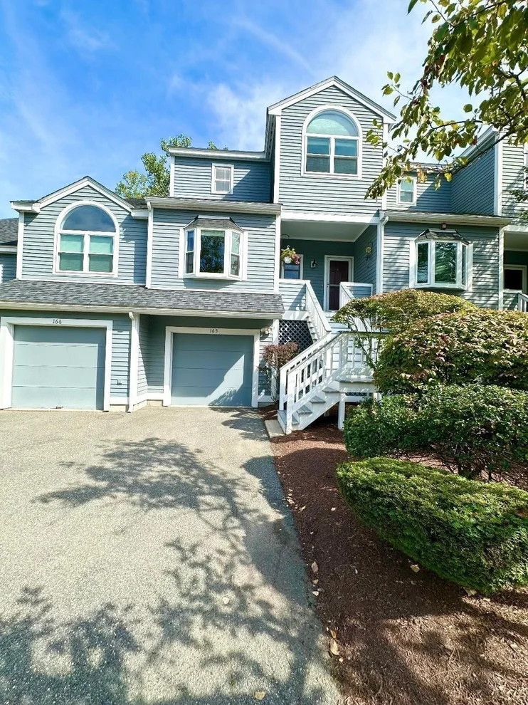 Unit for sale at 1200 Salem Street, Lynnfield, MA 01940