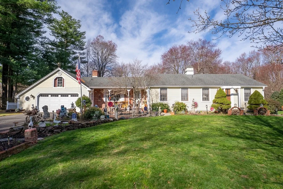 Unit for sale at 15 Brier Ln, East Longmeadow, MA 01028