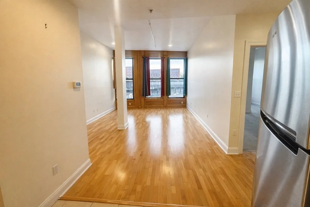Unit for sale at 7 Central Sq, Lynn, MA 01901